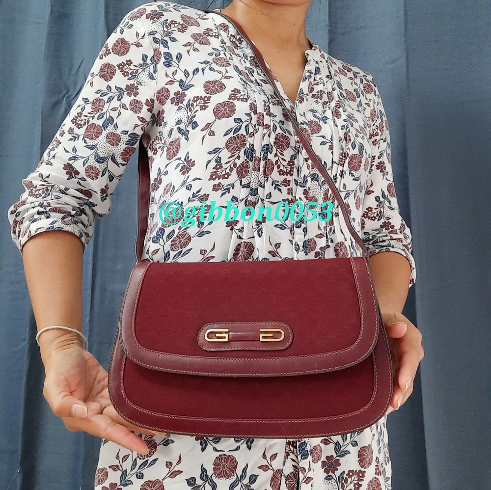 Authentic Gucci GG canvas leather red bordeaux shoulder bag  Great!